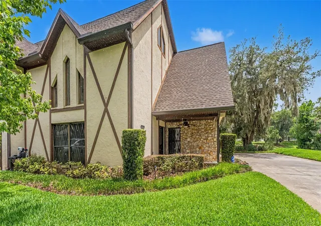 Photo 1 of Townhouse for sale at 633 Victoria Sq Ln, Lakeland, FL 33813 | MLS# L4962863 | Listing updated on 2026-10-01