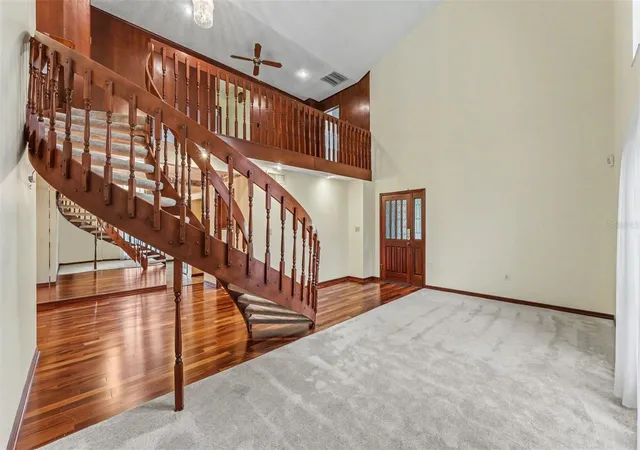 Photo 3 of Townhouse for sale at 633 Victoria Sq Ln, Lakeland, FL 33813 | MLS# L4962863 | Listing updated on 2026-10-01
