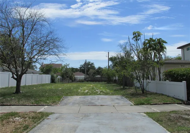 Photo 1 of Land for sale at 508 E Davis Blvd, Tampa, FL 33606 | MLS# TB8520527 | Listing updated on 2026-10-08