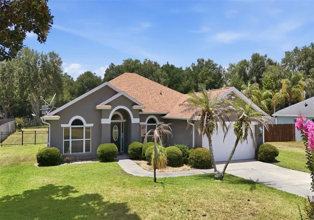 Homes for sale in Grand Island, FL | 36723 Sundance Dr, Grand Island, FL 32735 | MLS# G5113965
