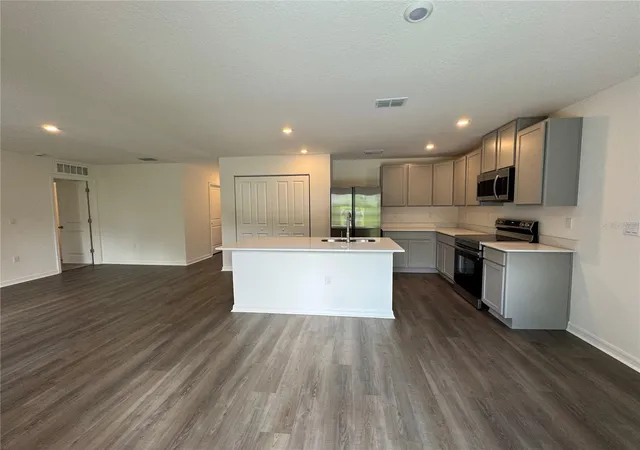 Photo 4 of Single family home for sale at 12485 Gulliver Rd, Spring Hill, FL 34609 | MLS# O6417943 | Listing updated on 2026-10-20