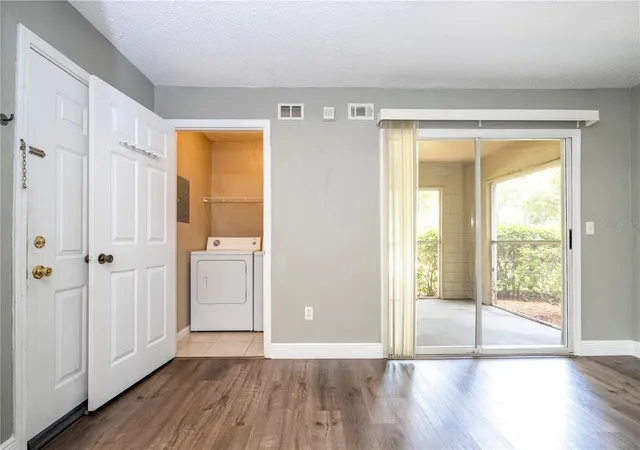 Listing Photo 4 - Condo for sale in building located at 2210 Yankee Pl, Orlando, FL 32839 - Unit #316