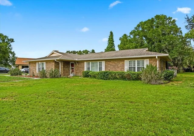Homes for sale in Mulberry, FL | 137 Wood Hall Dr, Mulberry, FL 33860 | MLS# O6417951