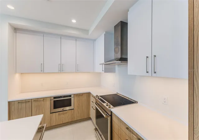 Photo 2 of Condo for sale at 275 1st Avenue S #3908, St Petersburg, FL 33701 | MLS# A4697444 | Listing updated on 2026-09-21