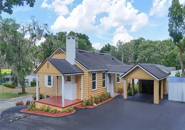 2nd image of 102 N Clayton St, Mount Dora, FL 32757 | MLS# G5113969