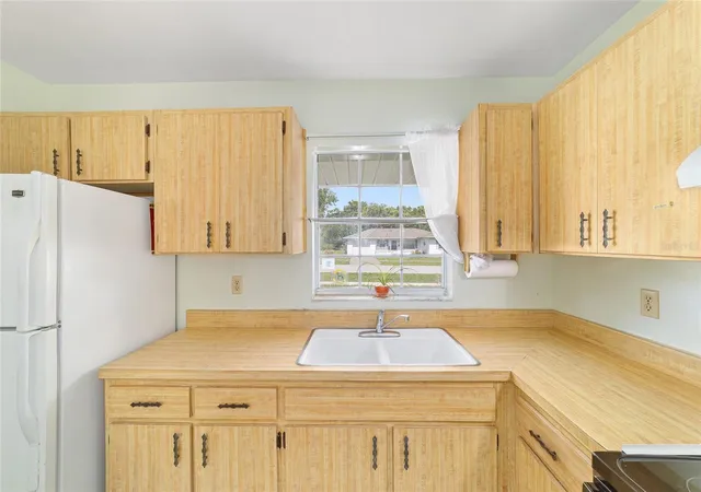 Photo 4 of Single family home for sale at 15083 SW 43rd Terrace Rd, Ocala, FL 34473 | MLS# OM726903 | Listing updated on 2026-08-05