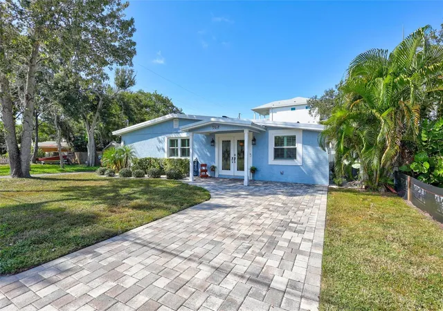5th image of 302 S Mayo St, Crystal Beach, FL 34681 | MLS# TB8520558