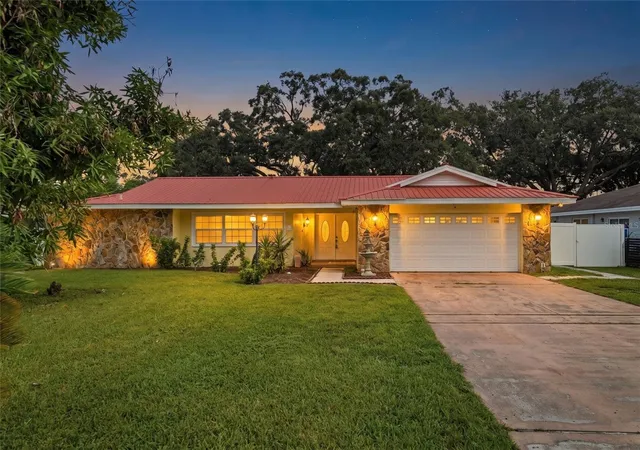 Photo 1 of Single family home for sale at 1514 Burning Tree Ln, Brandon, FL 33510 | MLS# TB8520564 | Listing updated on 2026-10-08