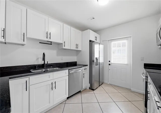 Photo 3 of Single family home for sale at 1514 Burning Tree Ln, Brandon, FL 33510 | MLS# TB8520564 | Listing updated on 2026-10-08
