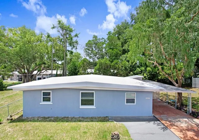 Photo 2 of Single family home for sale at 39038 Heath Dr, Zephyrhills, FL 33542 | MLS# TB8520566 | Listing updated on 2026-10-01