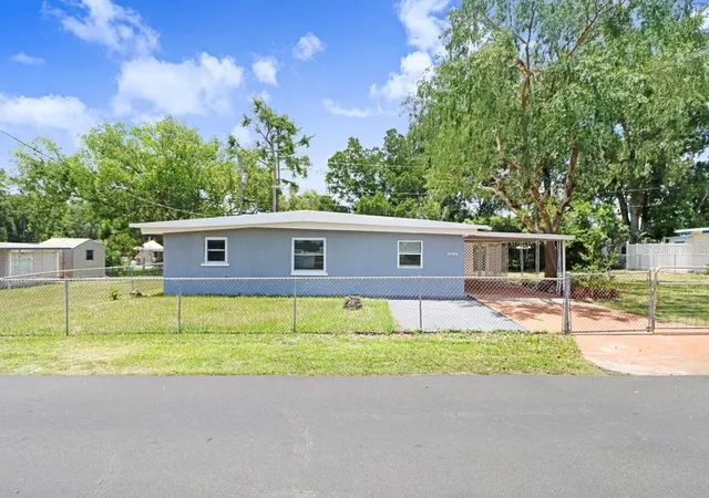Photo 3 of Single family home for sale at 39038 Heath Dr, Zephyrhills, FL 33542 | MLS# TB8520566 | Listing updated on 2026-10-01