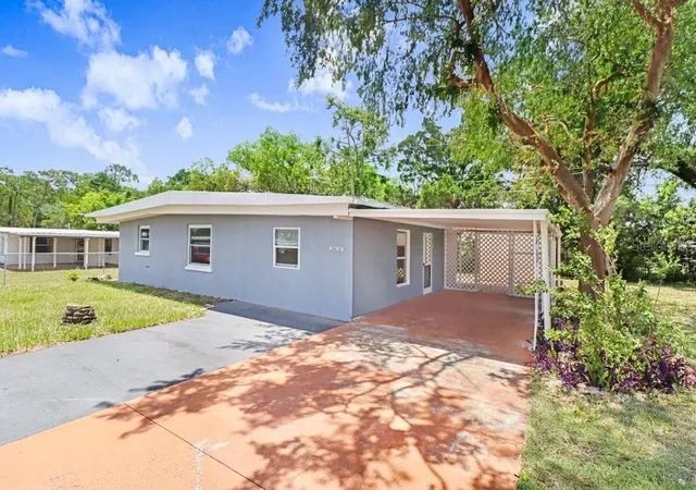 Photo 3 of Single family home for sale at 39038 Heath Dr, Zephyrhills, FL 33542 | MLS# TB8520566 | Listing updated on 2026-10-01