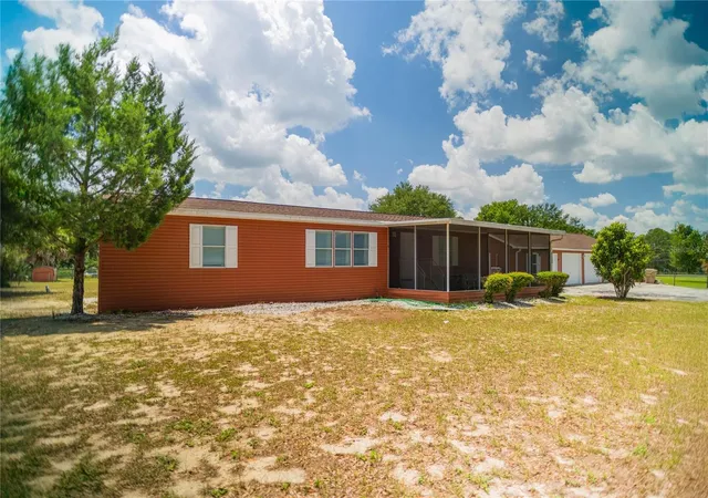 Photo 2 of Manufactured home for sale at 4100 Marion County Rd, Weirsdale, FL 32195 | MLS# O6417963 | Listing updated on 2026-06-19