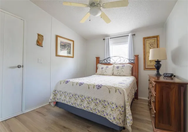 Photo 4 of Manufactured home for sale at 4100 Marion County Rd, Weirsdale, FL 32195 | MLS# O6417963 | Listing updated on 2026-06-19