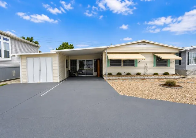 1st image of 1912 Indiana Ave, Bradenton, FL 34207 | MLS# A4697448