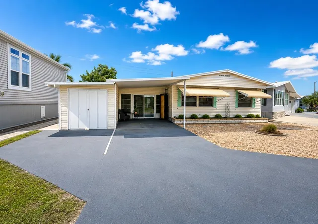 2nd image of 1912 Indiana Ave, Bradenton, FL 34207 | MLS# A4697448