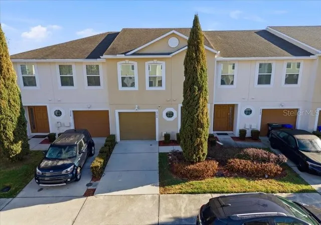 Townhouse for sale at 3740 Woodbury Hl Loop, LAKELAND, FL 33810 | MLS# L4962868