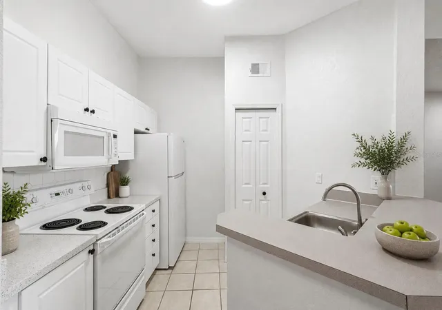 3rd image of 18106 Peregrines Perch Pl #5302, Lutz, FL 33558 | MLS# TB8520584