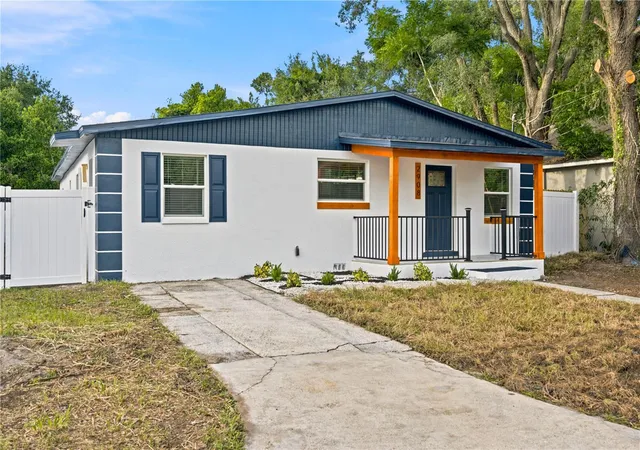 Photo 2 of Single family home for sale at 2908 E 26th Avenue, TAMPA, FL 33605 | MLS# TB8520590 | Listing updated on 2026-10-09