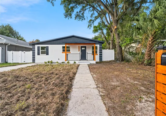 Photo 3 of Single family home for sale at 2908 E 26th Avenue, Tampa, FL 33605 | MLS# TB8520590 | Listing updated on 2026-10-17