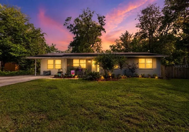 Homes for sale in Gainesville, FL | 1636 Nw 34th Pl, Gainesville, FL 32605 | MLS# GC541303