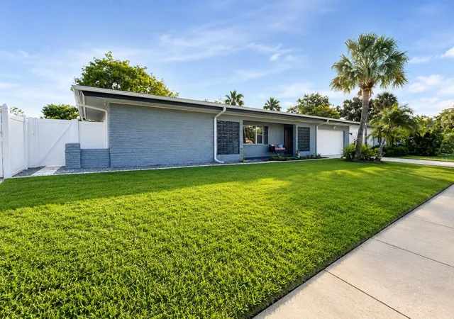 Single family home for sale at 6004 Memorial Hwy, TAMPA, FL 33615 | MLS# TB8520594