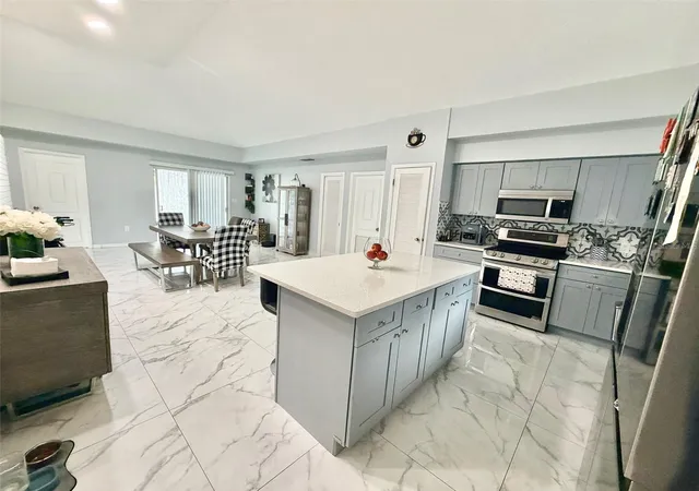 Photo 4 of Single family home for sale at 6004 Memorial Hwy, Tampa, FL 33615 | MLS# TB8520594 | Listing updated on 2026-08-13