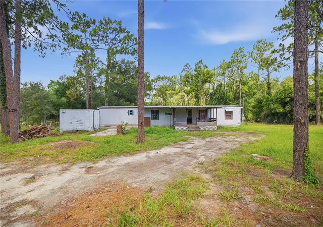 Homes for sale in Morriston, FL | 2290 Se 141st Ave, Morriston, FL 32668 | MLS# OM726906