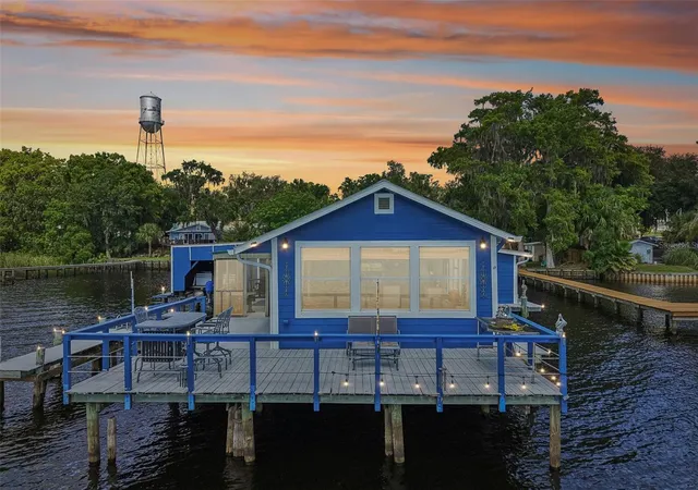 Homes for sale in Crescent City, FL | 21 S Lake St, Crescent City, FL 32112 | MLS# FC319356