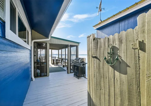 Homes for sale in Crescent City, FL | 21 S Lake St, Crescent City, FL 32112 | MLS# FC319356