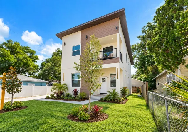 Single family home for sale at 2141 Upton Ct S, St Petersburg, FL 33712 | MLS# TB8520621 | Listing updated on 2026-09-25