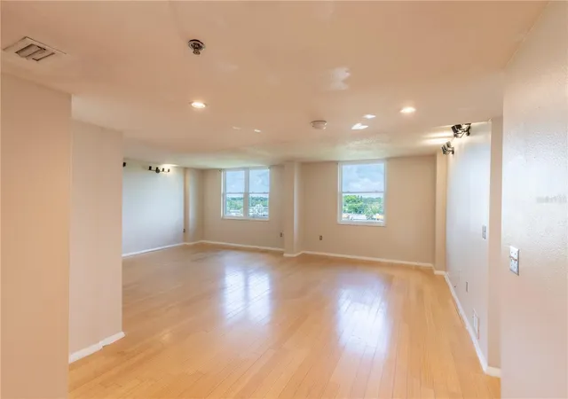 5th image of 701 S Madison Ave, Clearwater, FL 33756