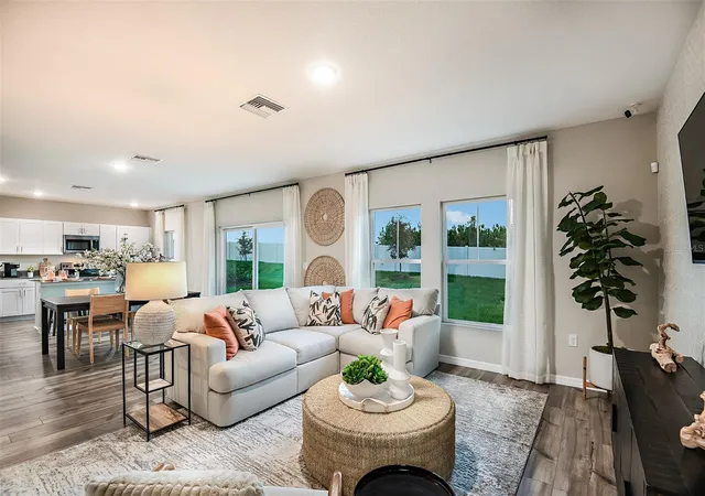 Photo 3 of Sale Pending at 31685 Oyster Trellis Ln, Wesley Chapel, FL 33545 | MLS# TB8520639 | Listing updated on 2026-09-01