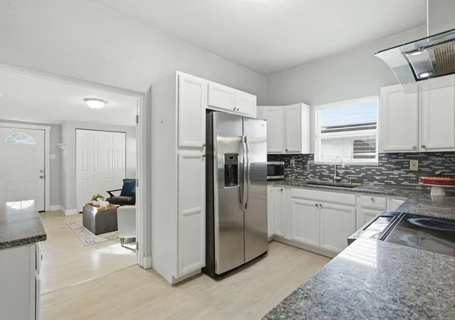 Photo 4 of Single family home for sale at 2815 N Taliaferro Ave, Tampa, FL 33602 | MLS# TB8520641 | Listing updated on 2026-09-16