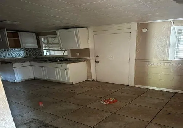 Photo 3 of Single family home for sale at 3915 Ave Q Nw, Winter Haven, FL 33881 | MLS# O6418011 | Listing updated on 2026-07-31