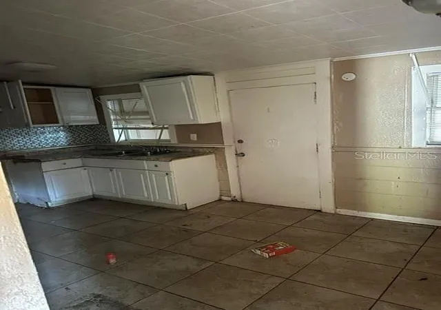 Photo 3 of Single family home for sale at 3915 Ave Q NW, Winter Haven, FL 33881 | MLS# O6418011 | Listing updated on 2026-07-31