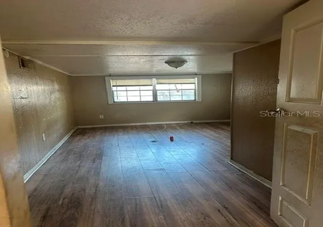 Photo 4 of Single family home for sale at 3915 Ave Q NW, Winter Haven, FL 33881 | MLS# O6418011 | Listing updated on 2026-07-31