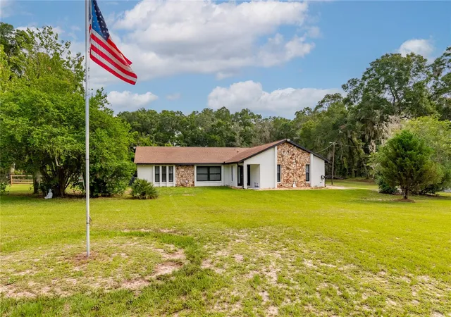 2nd image of 2735 Ne 127th Pl, Anthony, FL 32617 | MLS# OM726913