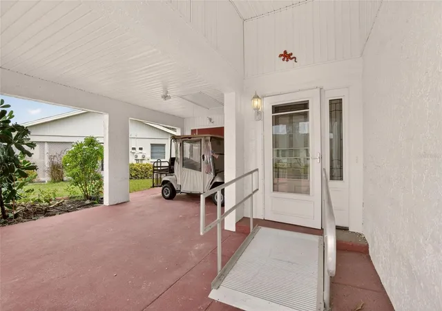 3rd image of 213 Glenellen Pl, Sun City Center, FL 33573 | MLS# TB8520658