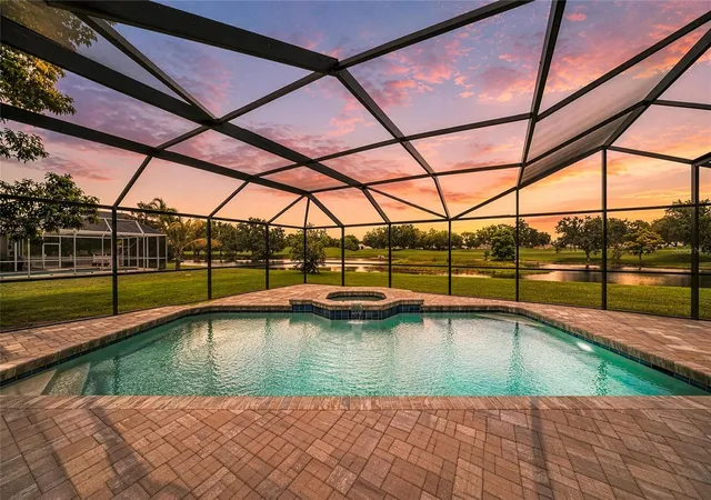 2nd image of 6221 99th St E, Bradenton, FL 34202 | MLS# A4697474