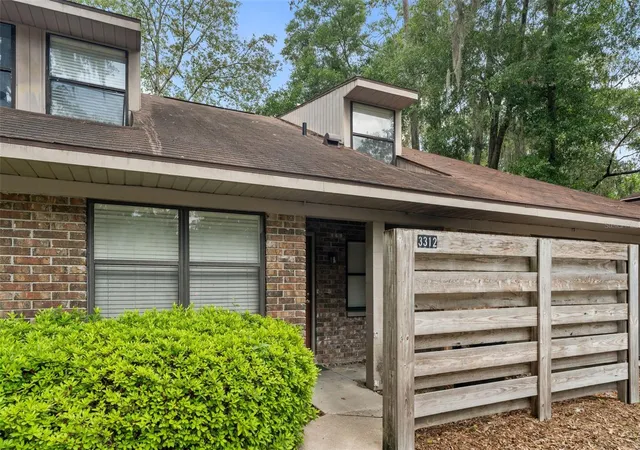 Homes for sale in Gainesville, FL | 3312 Nw 52nd Ter, Gainesville, FL 32606 | MLS# GC541311