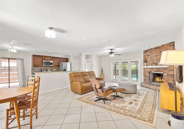 4th image of 15701 Country Lake Dr, Tampa, FL 33624 | MLS# TB8520696