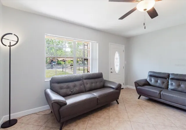 5th image of 6212 Florida Cir W, Apollo Beach, FL 33572 | MLS# TB8520697