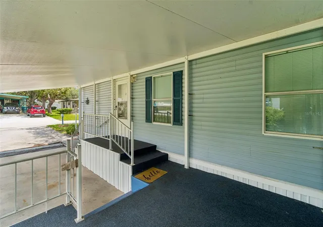 Photo 4 of Manufactured home for sale at 34992 Fraser St, Dade City, FL 33523 | MLS# TB8520709 | Listing updated on 2026-08-11