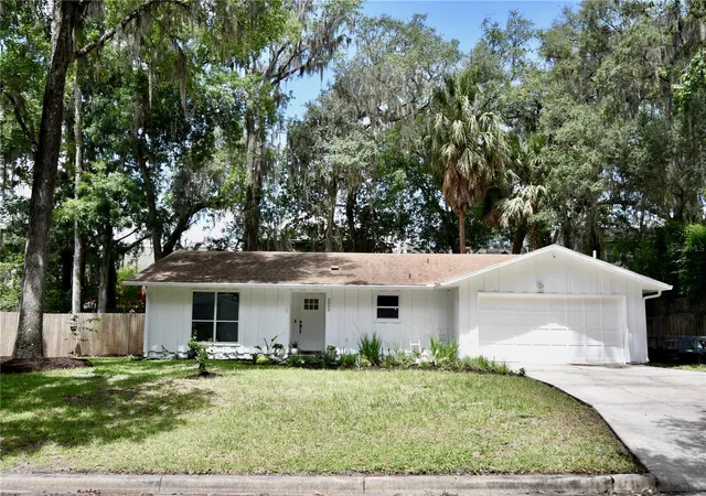 Photo 1 of Single family home for sale at 2000 Sw 11th Terrace, Gainesville, FL 32601 | MLS# GC541314 | Listing updated on 2026-09-21