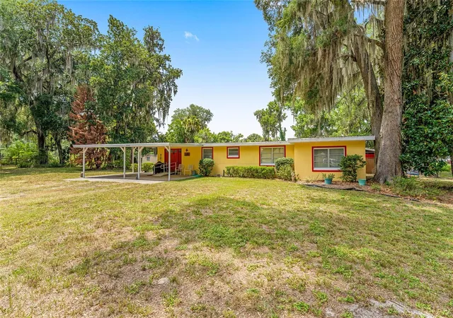 Homes for sale in Lake Panasoffkee, FL | 2345 Cr 453, Lake Panasoffkee, FL 33538 | MLS# OM726925