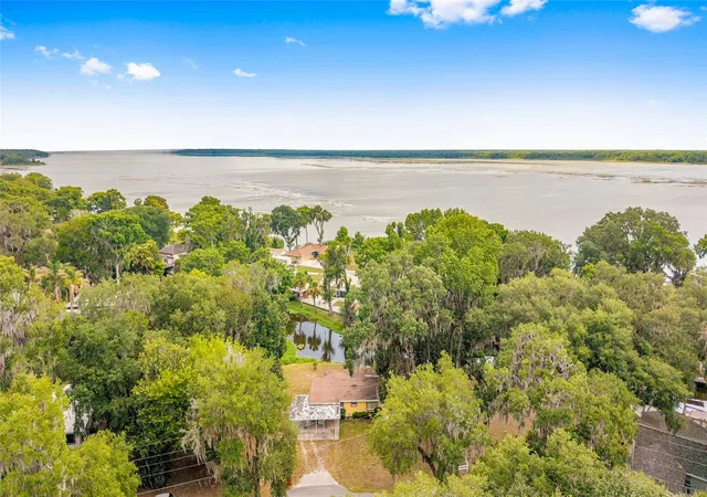 Homes for sale in Lake Panasoffkee, FL | 2345 Cr 453, Lake Panasoffkee, FL 33538 | MLS# OM726925