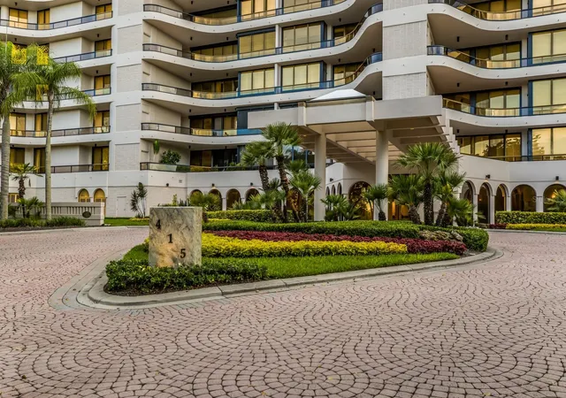 3rd image of 415 L Ambiance Dr #PH-F, Longboat Key, FL 34228 | MLS# A4697487