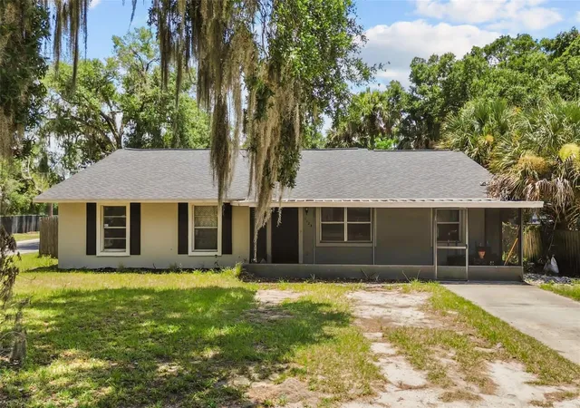 1st image of 1124 Grant Ave, Mount Dora, FL 32757 | MLS# O6418064
