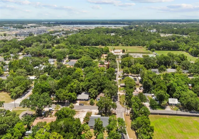 18th image of 1124 Grant Ave, Mount Dora, FL 32757 | MLS# O6418064